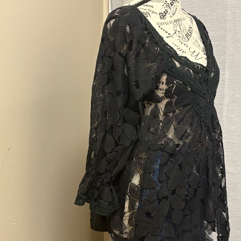/Garcia Elegant Black Lace V-Neck Long Sleeve with Elastic Wrist Sheer Top JR, M - Picture 4 of 11